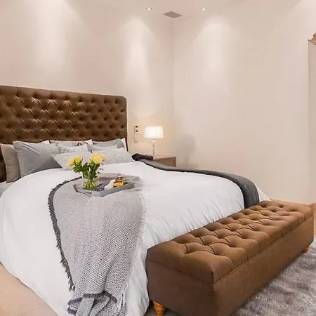 Vilă Crown Royal Luxury Estates Tsairi